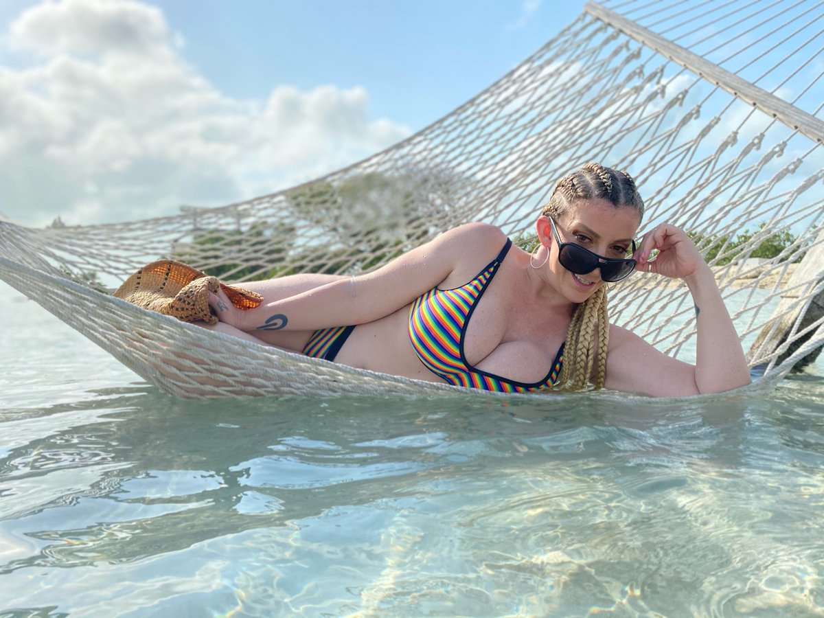 Sara Jay SFW Official tweet media