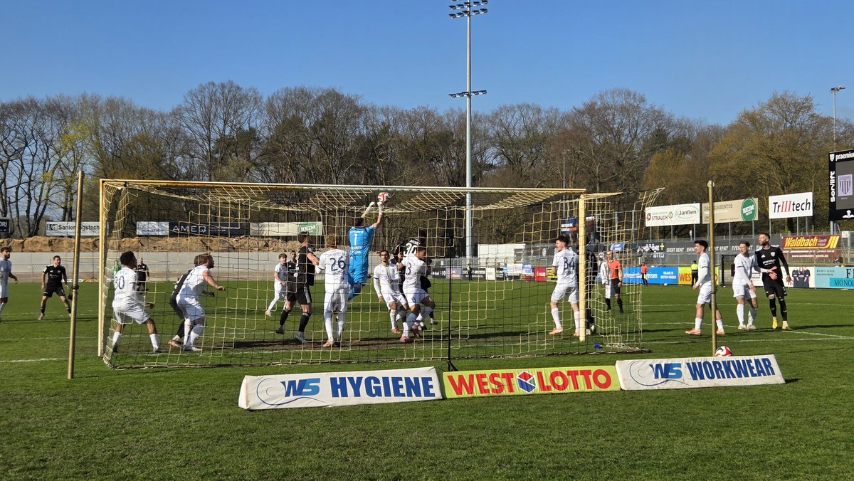 niek92jansen's tweet photo. ⚽ 1. FC Bocholt 🆚 SSVg Velbert
📅 21-03-2026
⚖️ 2-1
🏆 Regionalliga West
🏷 1.712 toeschouwers
📍 praemium Park am Hünting, Bocholt 🇩🇪
Bocholt boekt belangrijke zege ⚽
#FCBocholt #SSVgVelbert #Bocholt #Velbert #groundhopping https://t.co/VNbYXkaKs5