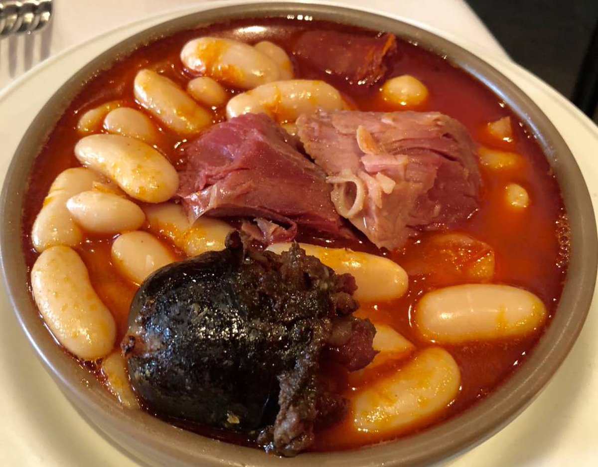 GASTROactitud's tweet photo. 10 restaurantes viejunos de Madrid que nos encantan. Cocina de siempre en locales que mantienen el pulso a pesar del paso del tiempo. De Órdago a Asturianos, de Tras Os montes a Naveira do Mar.
Escribe @juliaplozano
https://t.co/4baZ6rR1Gl…que-nos-encantan/ https://t.co/hZswnxoJHG