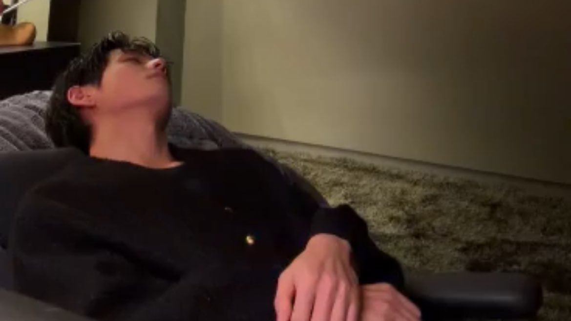 блэк:: 🎞️ кимбимпак tweet media