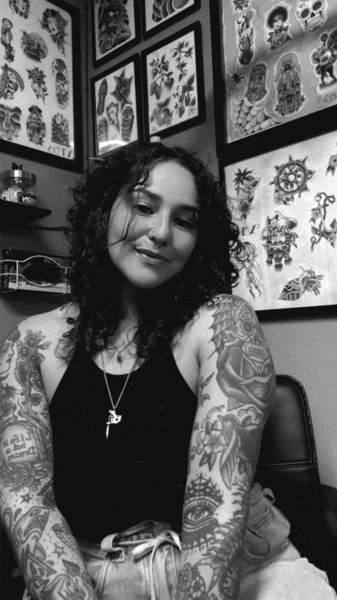victoritattoos's tweet photo. wanna come reintroduce myself
i’m Victoria, your new tattoo artist 😌
find me in instagram at _victoriamartinez
and dm to book 🫶🏼😚 https://t.co/qptRaoE554