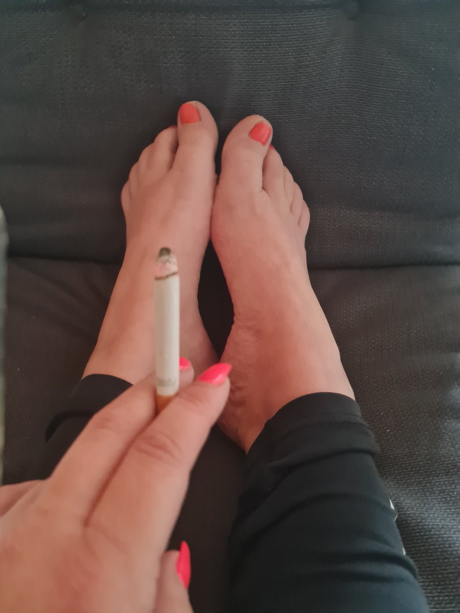 LillyLou0807's tweet photo. Ich habe jetzt: AnyDesk, Kidslox und Teamviewer. Wer will mein erstes Opfer sein 😈😏 Bewerbung mit Vorlieben und Tabus.

#Herrin
#Geldsklave
#Moneyslave
#Paypig https://t.co/PZ3y3sj4lW