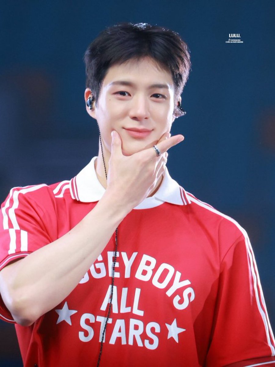 adjorabel's tweet photo. Jeno abis potong rambuuut~ https://t.co/RLGywfMth8