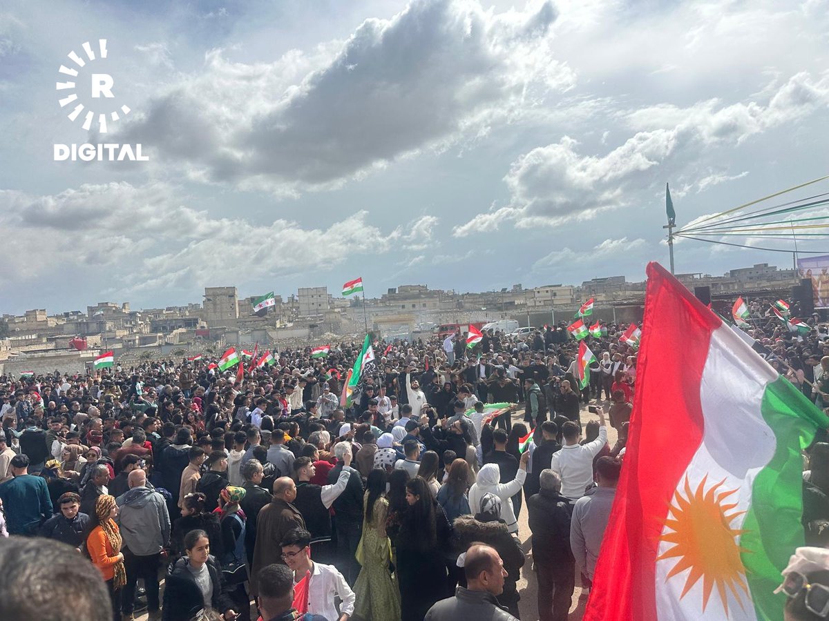 RudawTurkce's tweet image. FOTO - ENKS'nin organize ettiği  Halep'teki #Newroz kutlamalarında Kürdistan bayrağı dalgalandırıldı