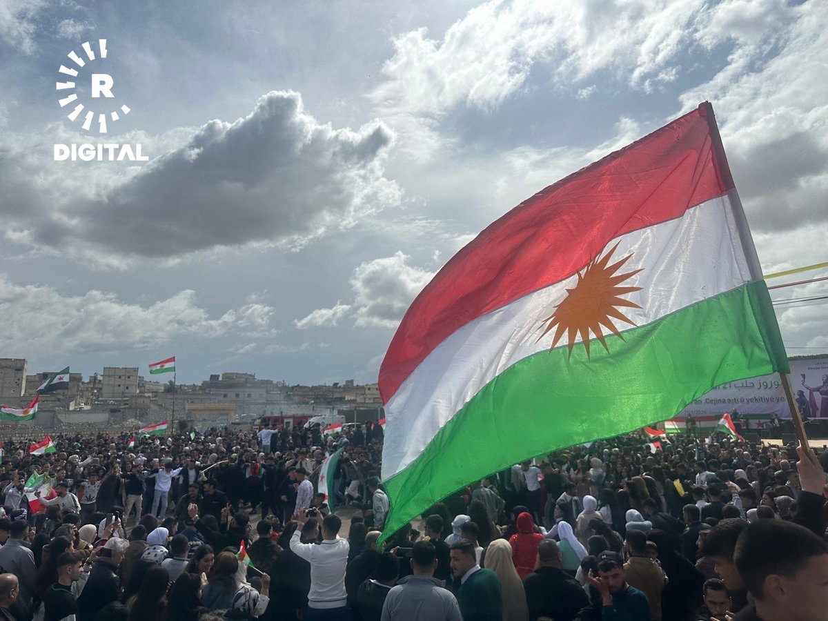 RudawTurkce's tweet image. FOTO - ENKS'nin organize ettiği  Halep'teki #Newroz kutlamalarında Kürdistan bayrağı dalgalandırıldı