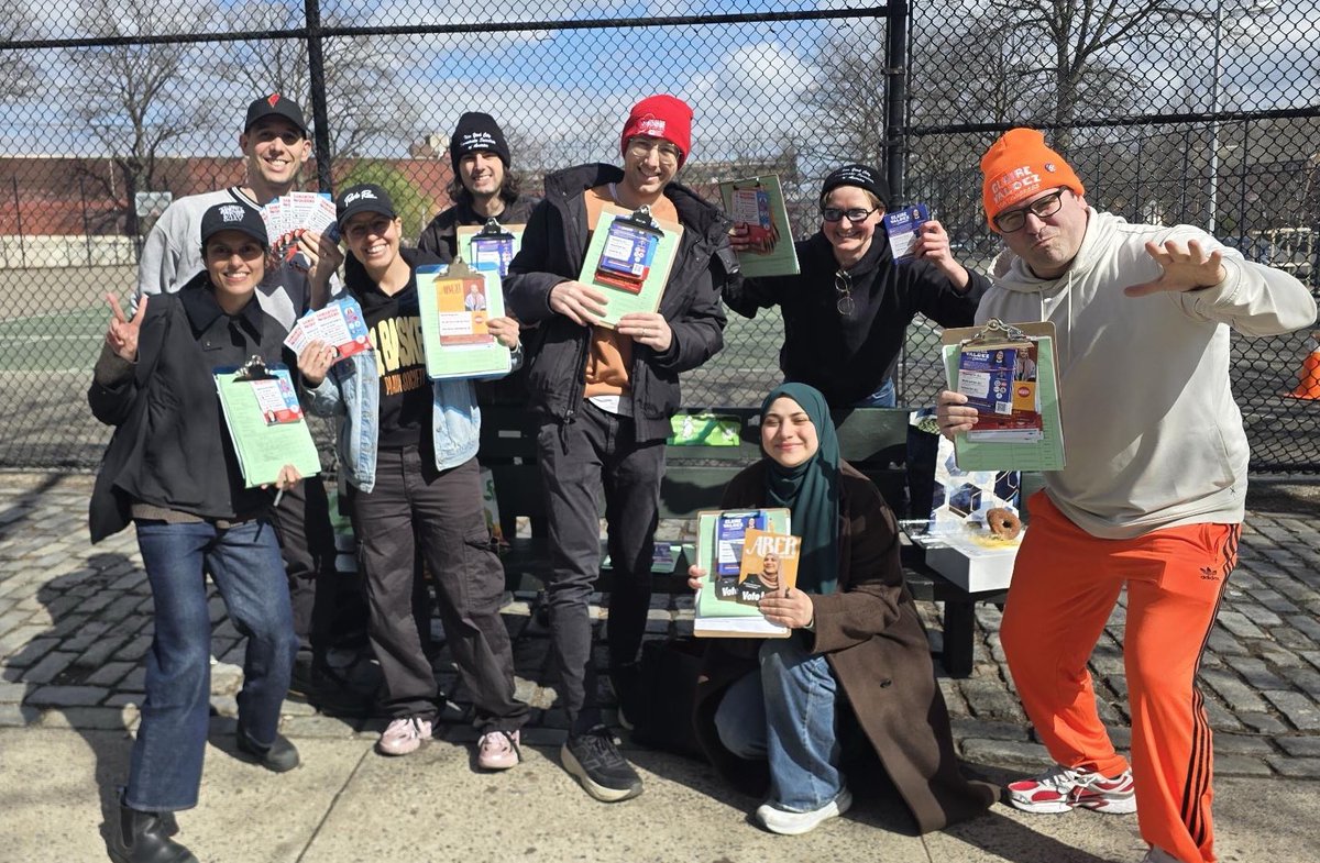 It’s a beautiful day to petition Sunnyside with <a href="/AberKawas/">Aber Kawas</a> &amp; <a href="/tiffany_caban/">Tiffany Cabán</a> 🌞

Sign up for future outreach below!
act.samanthaforqueens.com/events