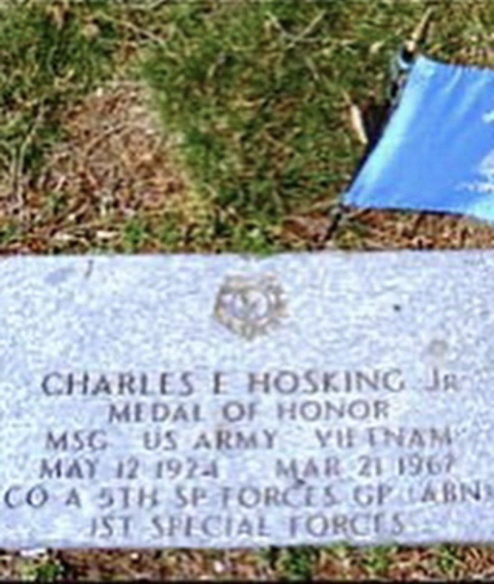 op_hawkeye's tweet photo. 3.21.1967 | MSG Charles “Snake” Hosking Jr 🇺🇸

#OpHawkeyeRemembers #CharlesHosking #82ndAirborne #5thSFG #CongressionalMedalofHonor #CMOH #PurpleHeart #BronzeStar #DeOppressoLiber  #supportourSOFcommunity #Operation_Hawkeye

📜 https://t.co/hShN2Qh3lF
📜 https://t.co/HekDSEKT1F
📜 https://t.co/DF2CfsRzku
📜 https://t.co/n9RDdMbcL5
📚 Gail Hosking Gilberg, Snake’s Daughter: The Road In And Out Of War (1997)
📍 https://t.co/kvi1L58F2X
📰 https://t.co/bQn7PUtRl9