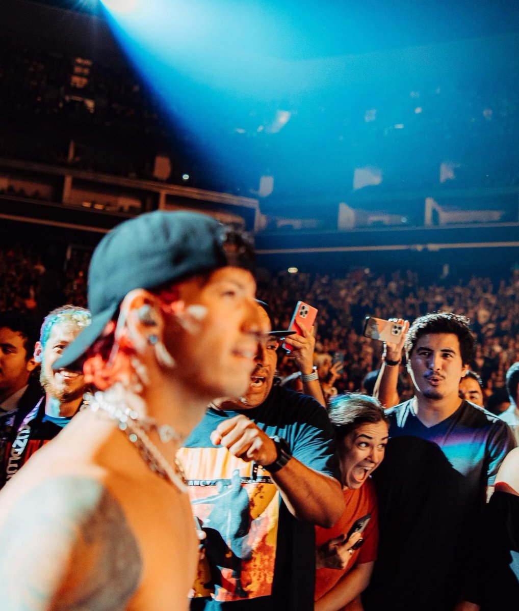 angela • tweet media