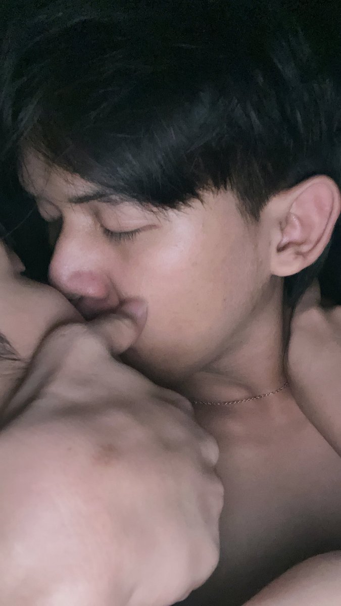 chiro ❨ tweet media