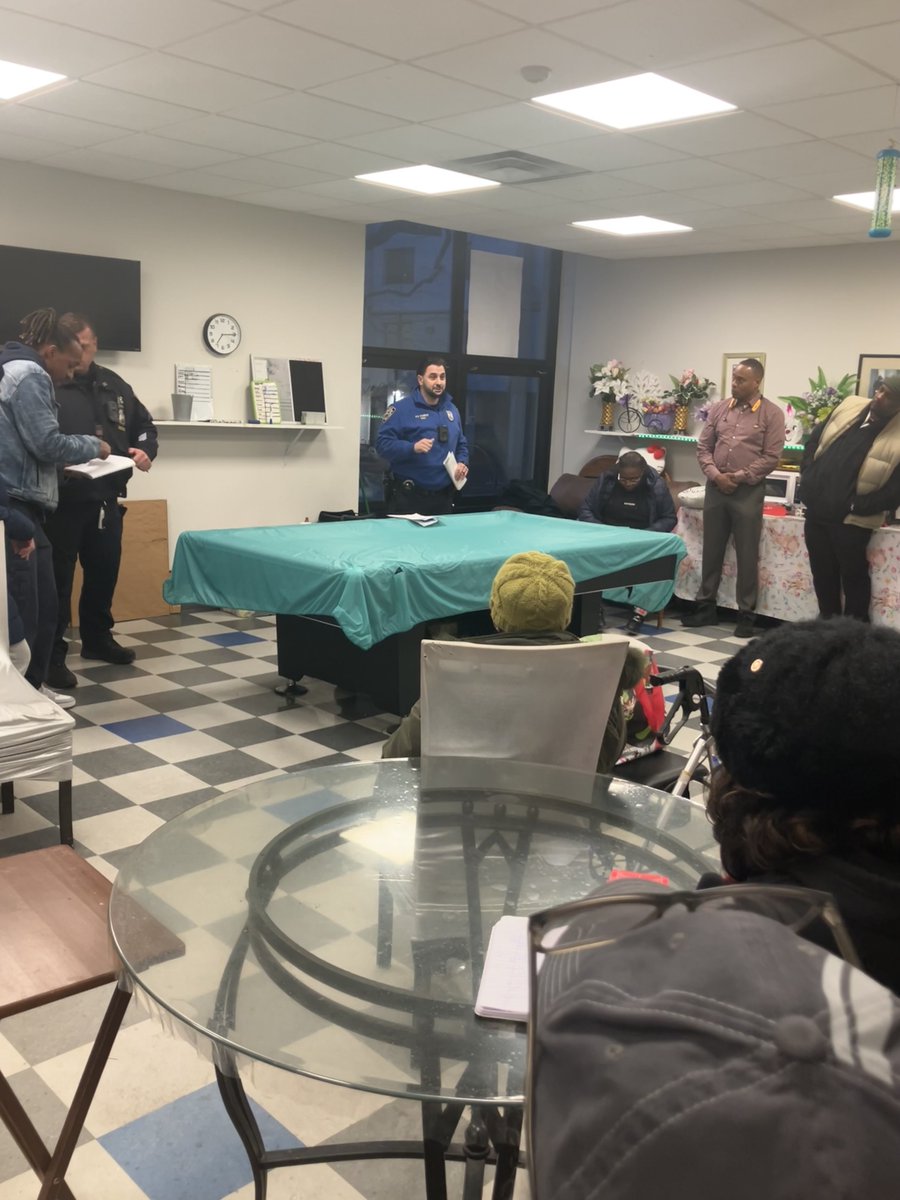 NYPD101Pct's tweet image. Thank you to the 41st House and Arverne View Tenants Associations for inviting our Quality of Life Team and Crime Prevention Officer to speak about personal safety and to hear your concerns.🤝#CommunityPolicing #CrimePrevention