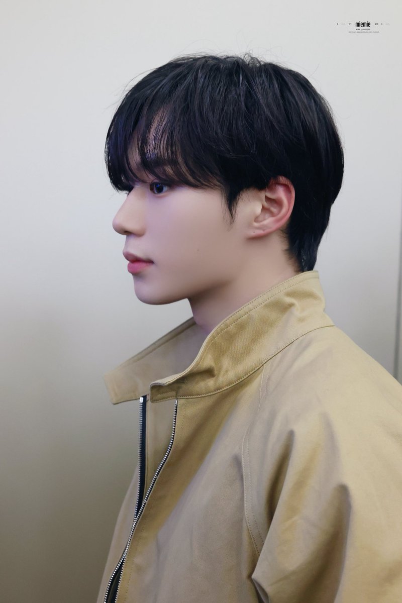 김준서 옆태 tweet media