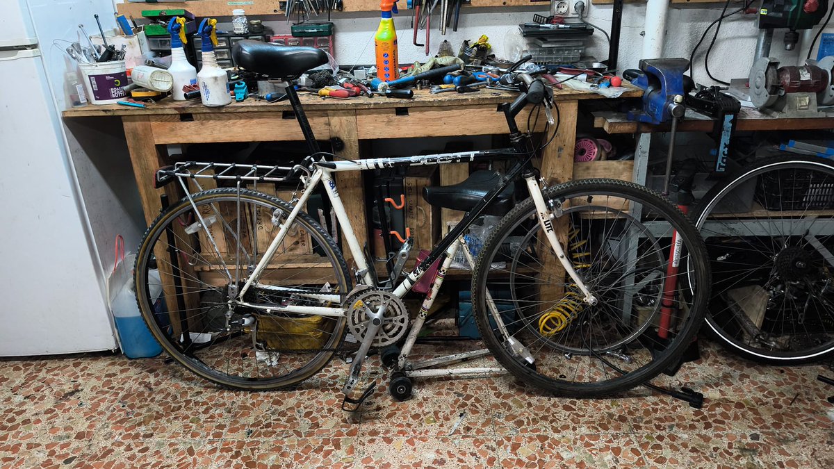 Taller Social Ciclista Guindalera 🔻 tweet media