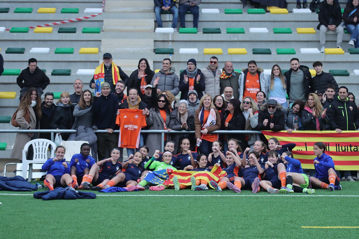 ismaelete's tweet photo. Orgull #Valenta🙋♀️ en el #CESA que se disputa en #Torrevieja2026
🏆 La Sub-14 jugará mañana por primera vez en su historia la final del #CESA ante Cataluña (10:00).
🥉Y la Sub-16 luchará por el tercer puesto contra Madrid (9:00).
Las finales
Sub-14 👉 @FFCV_info 🆚 @FCF_CAT.
Sub-16 👉 @FCF_CAT 🆚 @EFF_FVF.