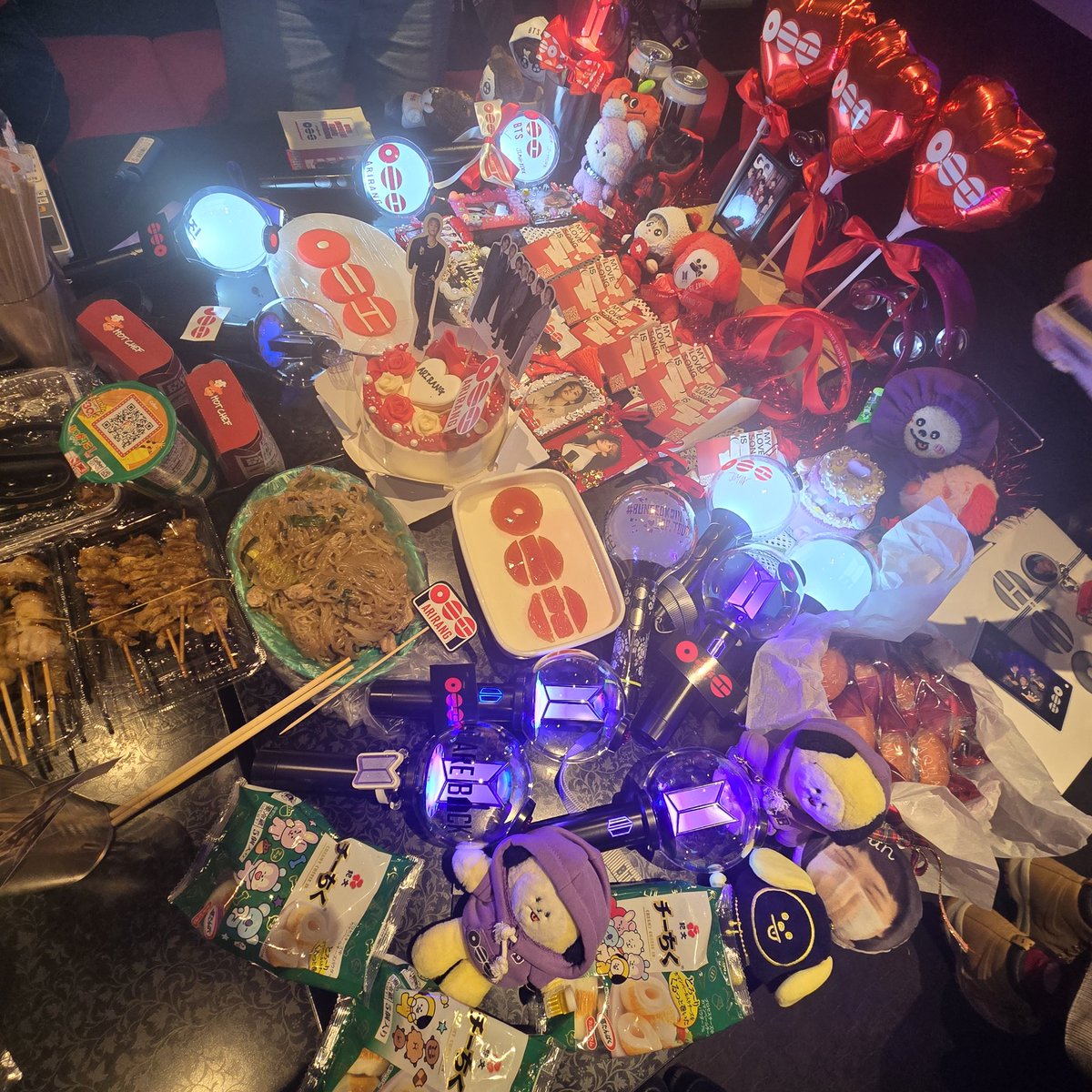 mrajmn's tweet photo. みんなでカムバ😍

#BTSLiveonNetflix #BTS_ARIRANG  #ネトフリでBTS https://t.co/iKz414LW3V