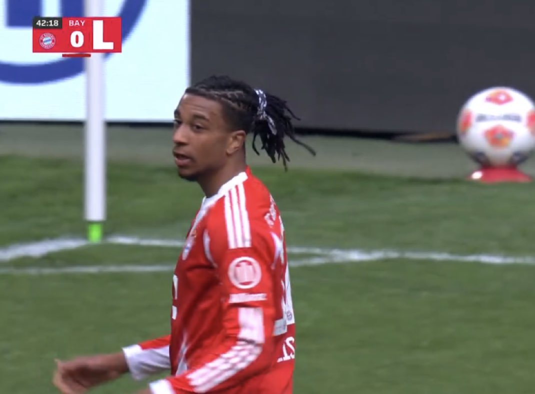 Twilight tweet media