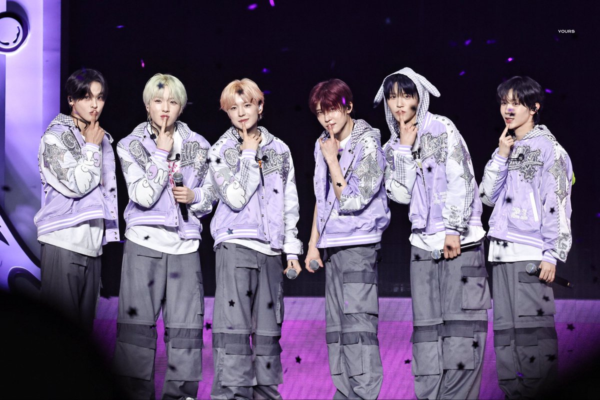 우리집 댕끼 삐쩍말라서 피자 한판도 다 못먹는데