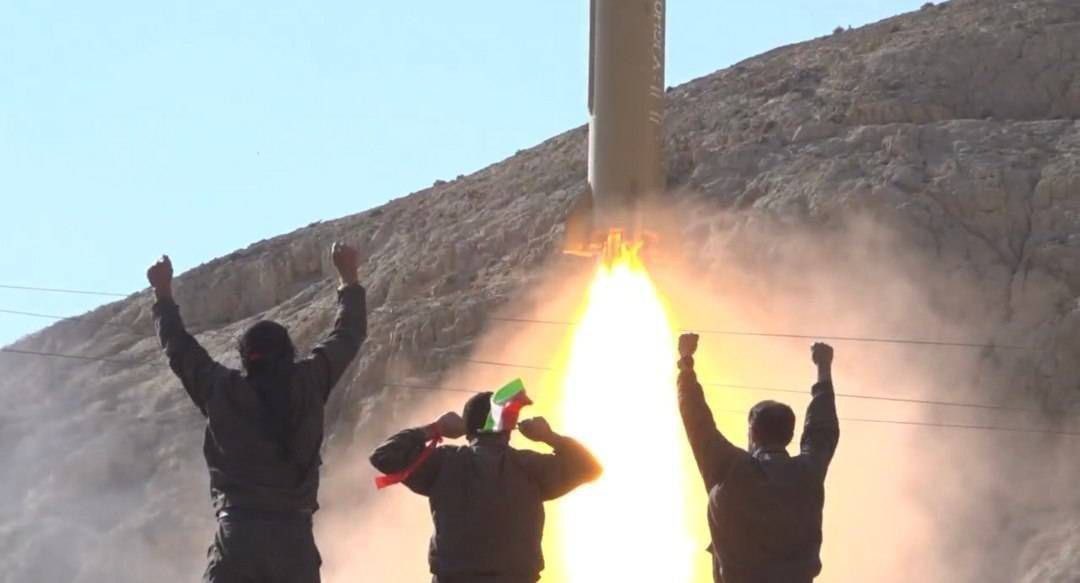 Arya Yadeghaar tweet media