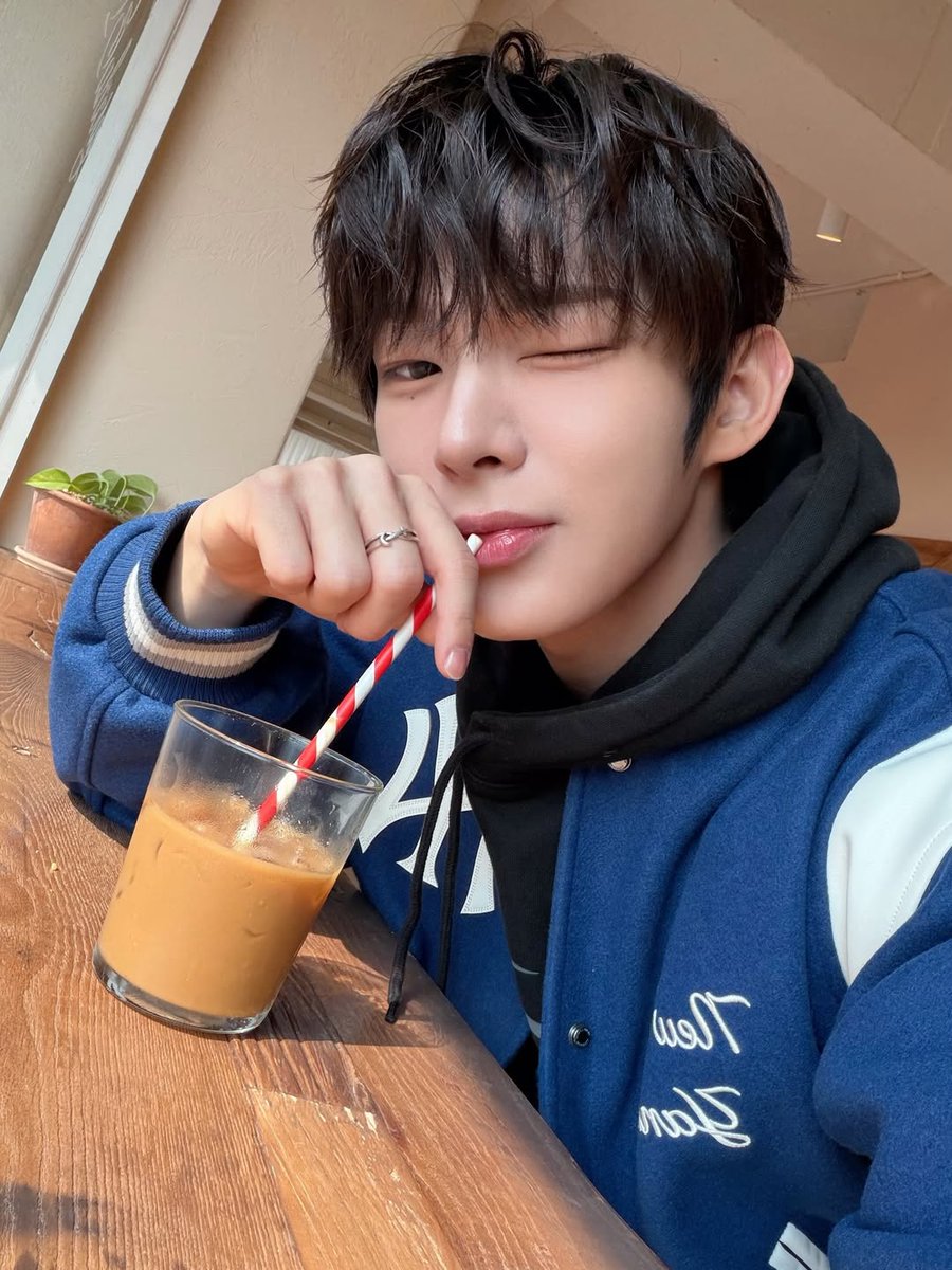 Fireflies Universe | Steven Kim tweet media