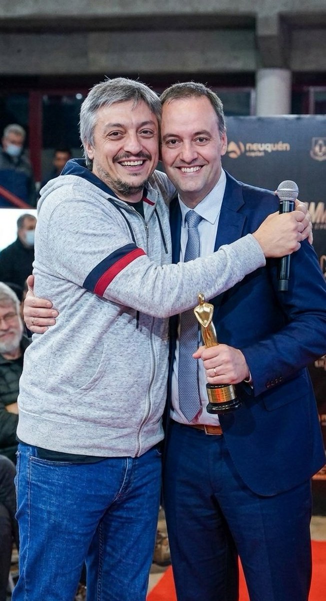 ADORNI ES KUKA😂😂
Los libertarios, desde los más altos funcionarios cercanos a LA GORDA presidente, hasta el más bajo y rancio de su militancia virgen, ya no saben cómo despegarse del MEGA CASTA Adorni.

Ahora salen con que Adorni es KUKA.

Fondo de olla absoluto...