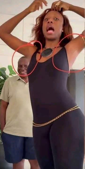 Queen Ella☢️✂️❤️ tweet media