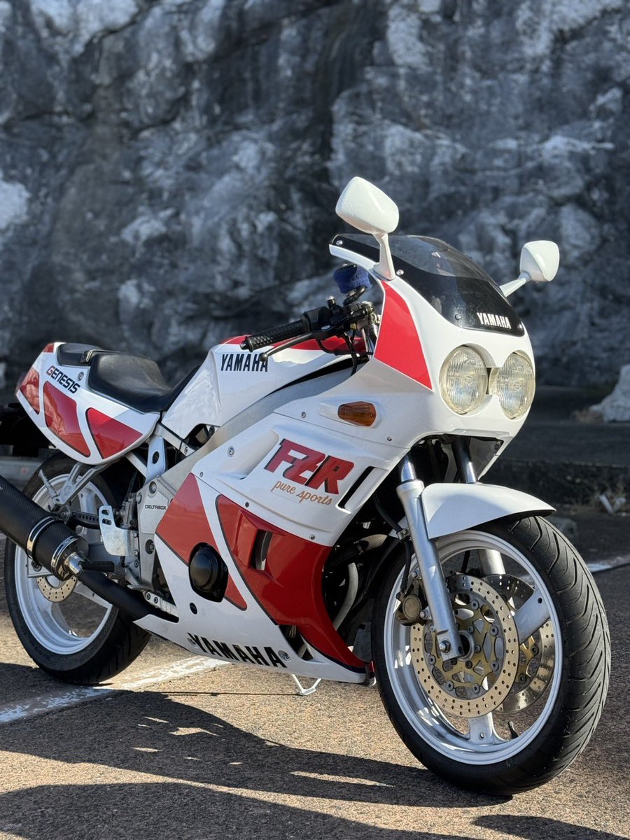 jimuko11's tweet photo. FZR400 1wg
売ろうか考えています。
ご興味ある方はDM下さい。
 #バイク売ります  #YAMAHA  #FZR400 https://t.co/jZZkyXxco3