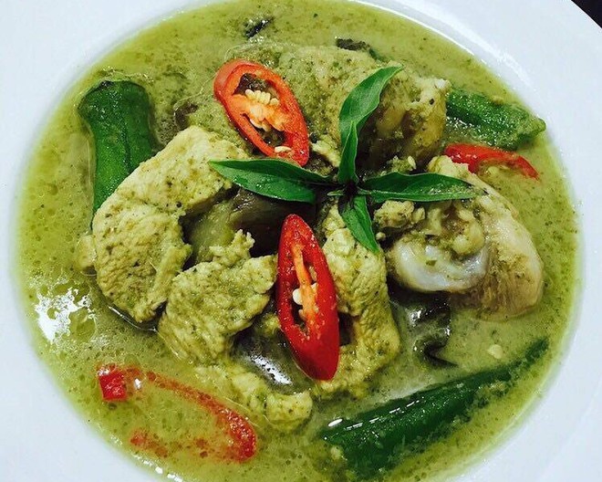 sophie gibbons tweet media