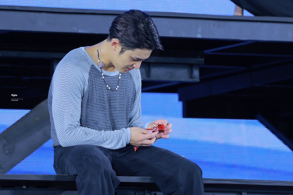 ellie 🪿 tweet media