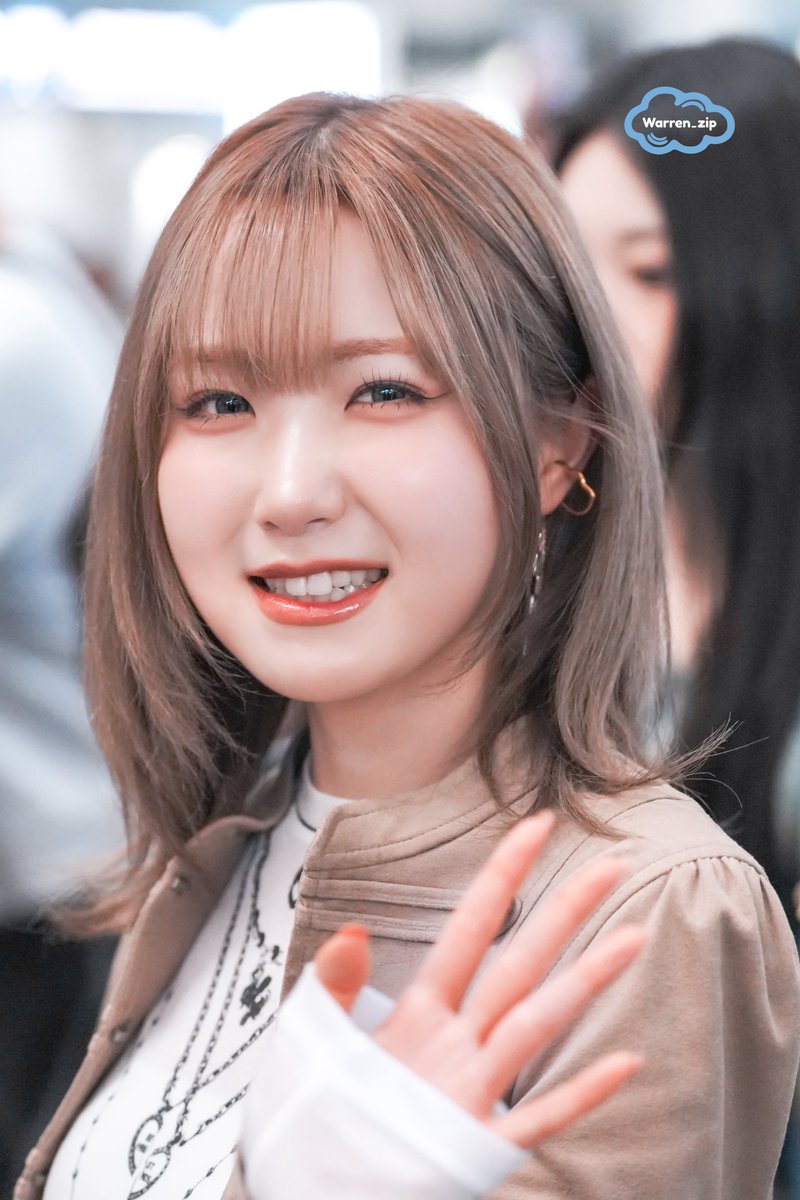 𝓦𝓪𝓻𝓻𝓮𝓷_𝔃𝓲𝓹 ☁️ tweet media