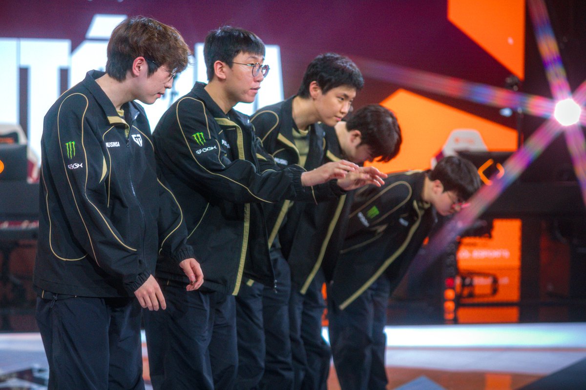 LoL Esports tweet media