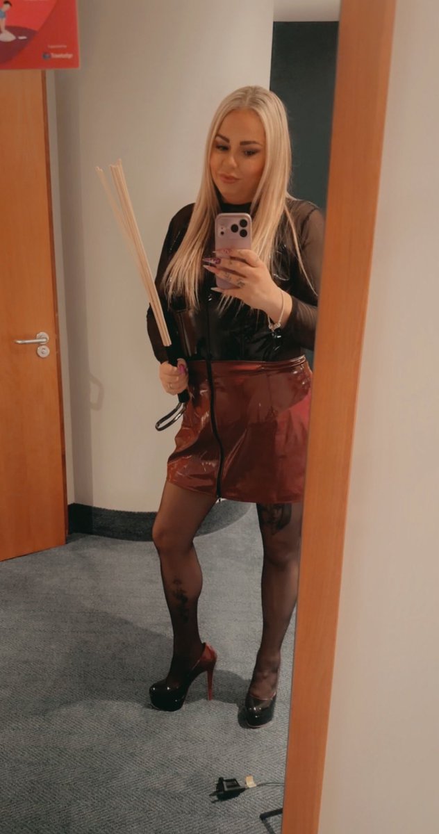 Goddess Alicia - 5th April 🥳 tweet media