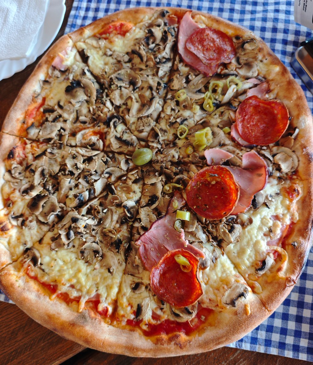 Zelena, ki te ljubim zeleno...💚💚💚 tweet media