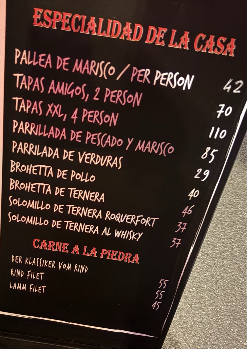Visto en Basel 🇨🇭 Nada como una buena pallea de Mariscos o una brohetta 😆