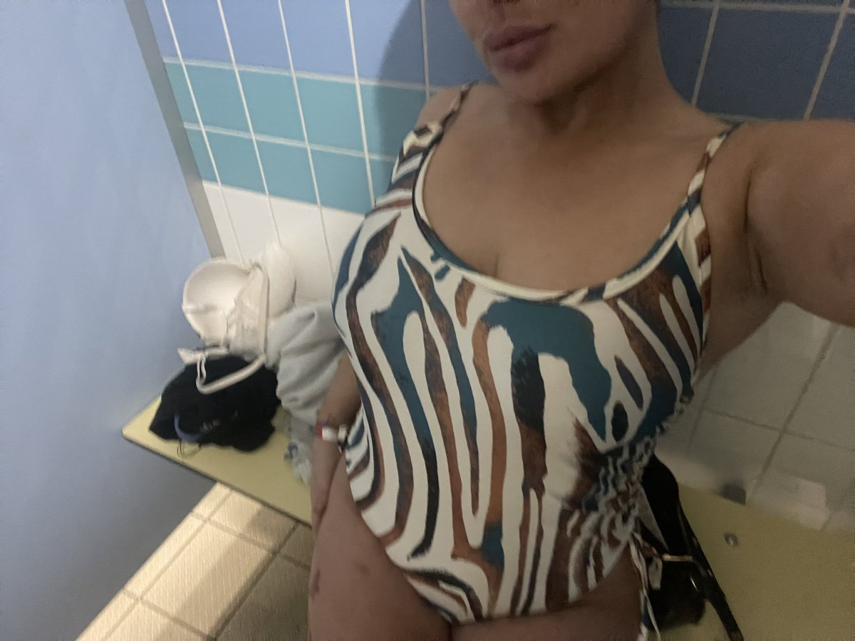 Secret740992's tweet photo. Swim in this lovely weather #buyingcontent #snpachat Paigerobso.n paige1118 tele https://t.co/tpY1ifZ6tQ