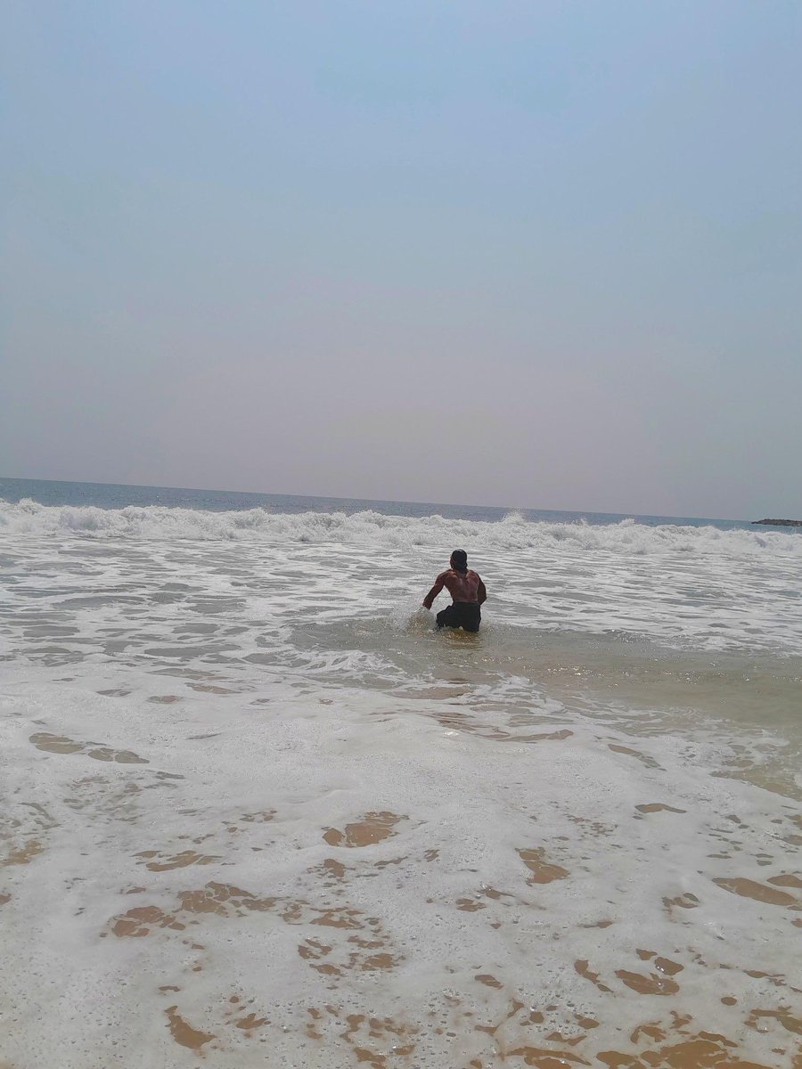 BIG CHRIS tweet media