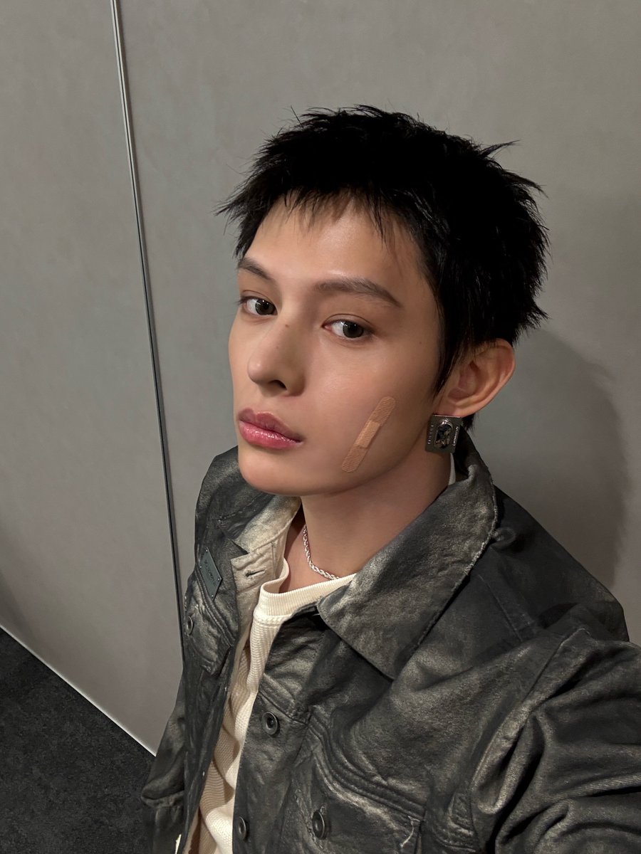 제임스 얼굴 tweet media