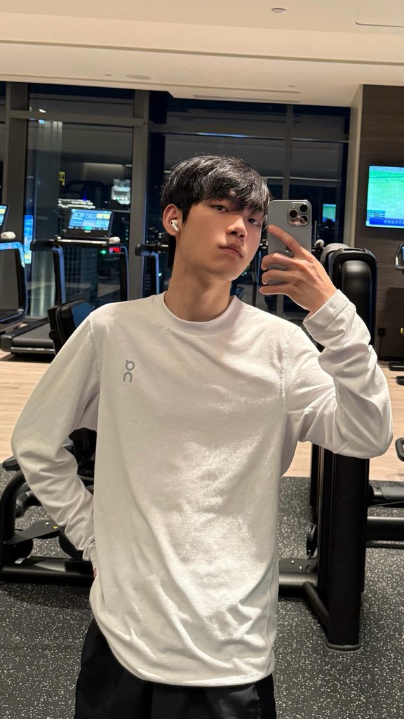 Boycde tweet media
