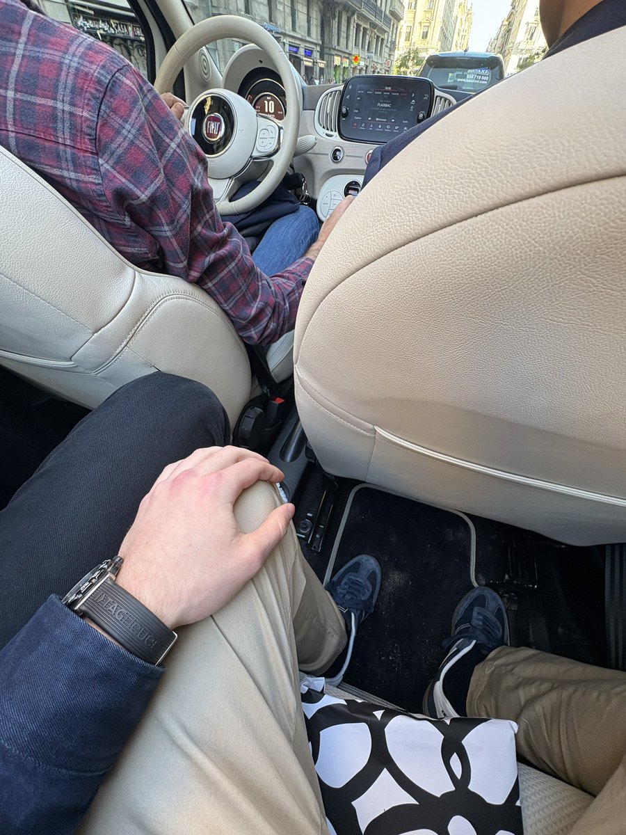 hustleteen tweet media