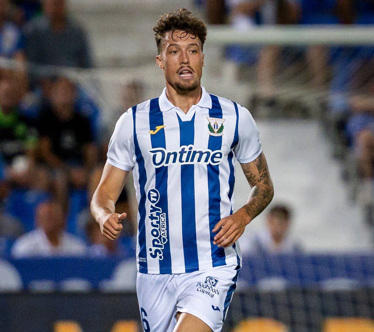 LegaFᴀɴᴛᴀsʏ tweet media