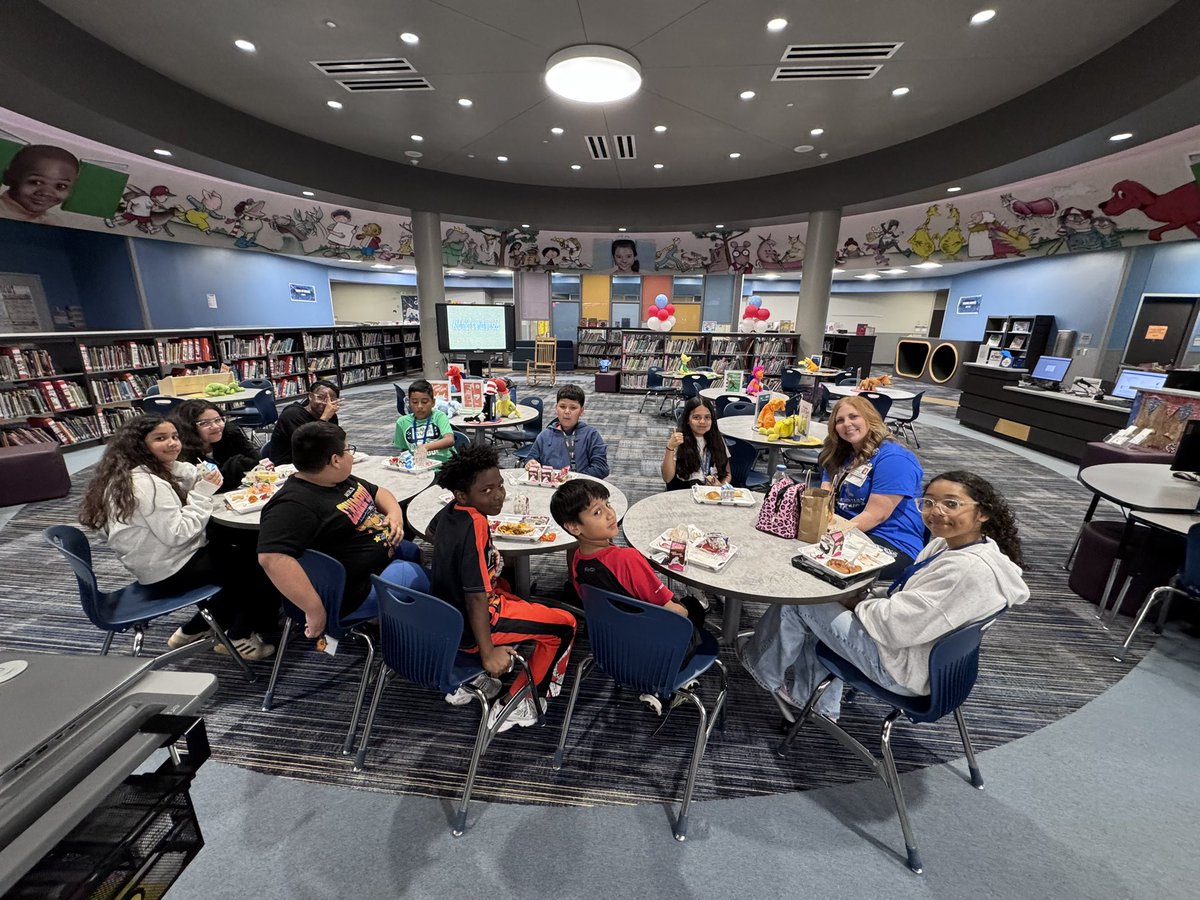 Stefani Bolt tweet media