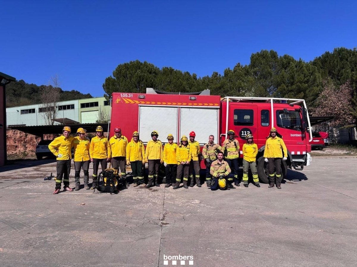 bomberscat's tweet image. 🤝 Aquest matí, #bomberscat hem continuat les jornades amb les #ADF del territori a la #RECentre per tal de millorar la coordinació i la resposta en cas d'incendi forestal.

🔥 Als parcs de Moià i Cardona hem fet maniobres bàsiques d'intervenció i pràctiques amb línia d’aigua