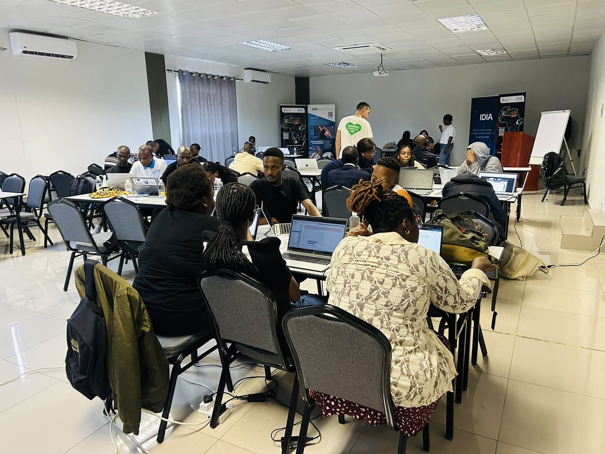 Hack4Dev tweet media