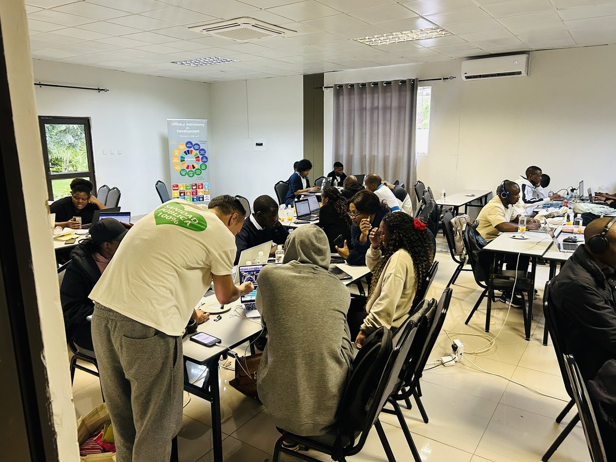 Hack4Dev tweet media