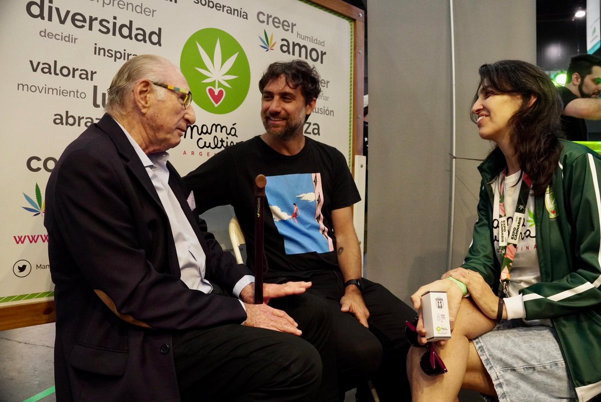 Después de varios años de acompañarlo en su terapia con cannabis, le preguntamos si se animaba a venir a la Expo a contar su experiencia. "Si ustedes consideran que mi relato puede ayudar a alguien, no tengan ninguna duda que cuentan conmigo". Cherquis, encima de todo, generoso.