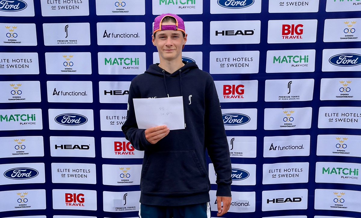 Parsa Bombs 💣 tweet media