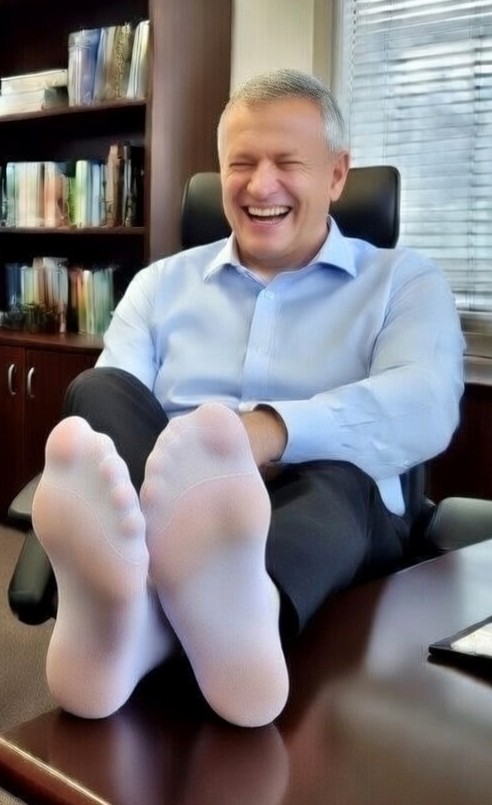 MasterSockSub tweet media