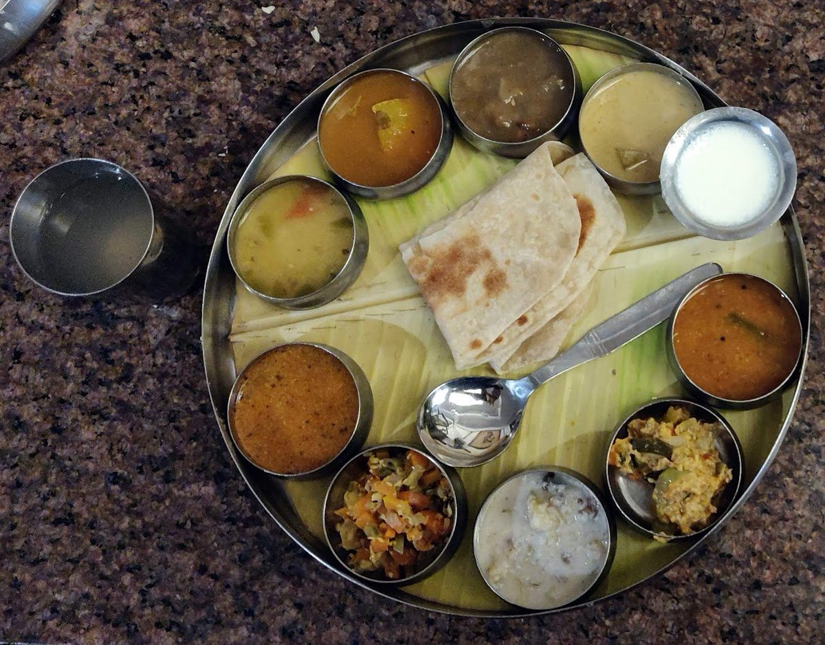 Ananth_IRAS's tweet image. No, we vegetarians can order these as well! #vegetarian #food