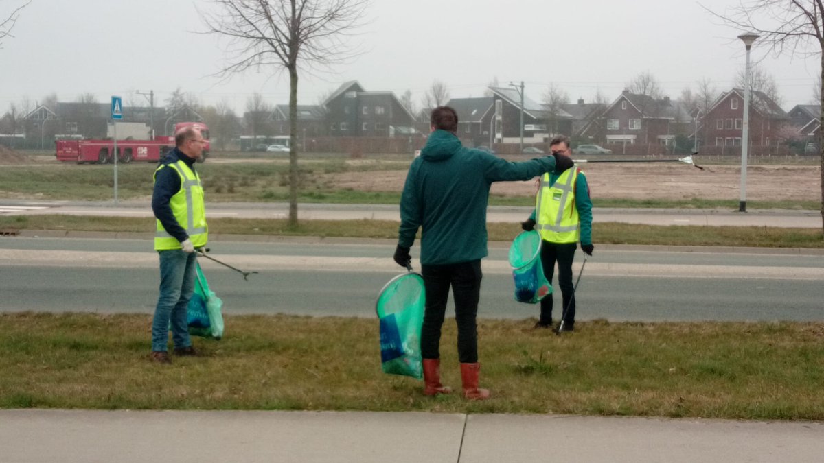 MilieuZwolle's tweet photo. 🌪️✨#Opschoondag in #Zwolle!Onze  zwerfvuilgroep van werkte in de Tippe. De grote 'buit' was deels van bouwbedrijven. We hebben de gemeente gevraagd hen te benaderen. Samen rapen is motiverender en  leuker dan alleen. Wil je ook meedoen met onze groep? : info@milieuraadzwolle.nl https://t.co/jHufoSYD0U