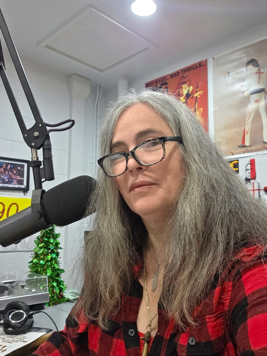 ρєηηу єℓαιηє ღ tweet media