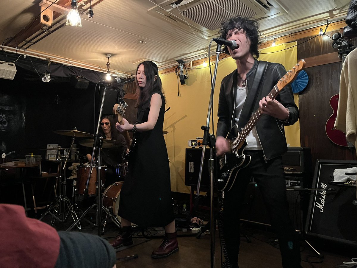 なべけい tweet media