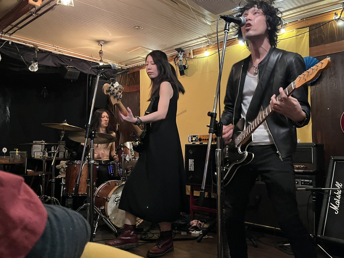 なべけい tweet media